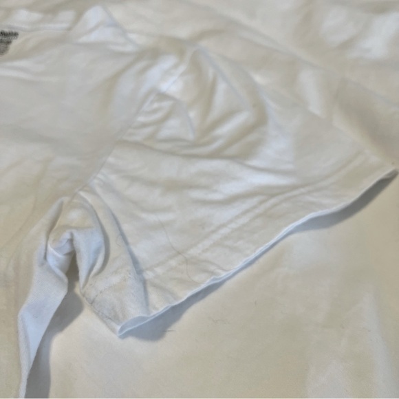 $10 Reebok V-neck T-shirt size medium - Picture 3 of 7